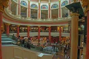 /o/q/b/Trafford_centre_atrium_DAVID_PICAKAVANT.jpg