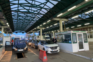 Refugees_from_Ukraine_at_border_posts_in_the_west_of_the_country