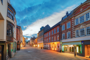 High street_credit_shutterstock_Sterling Images_668291872