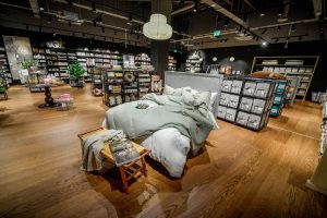 H&M Hme Trafford Centre