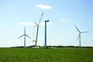 Wind-farm-being-build-shutterstock_40937806-Jezper-185x123.webp