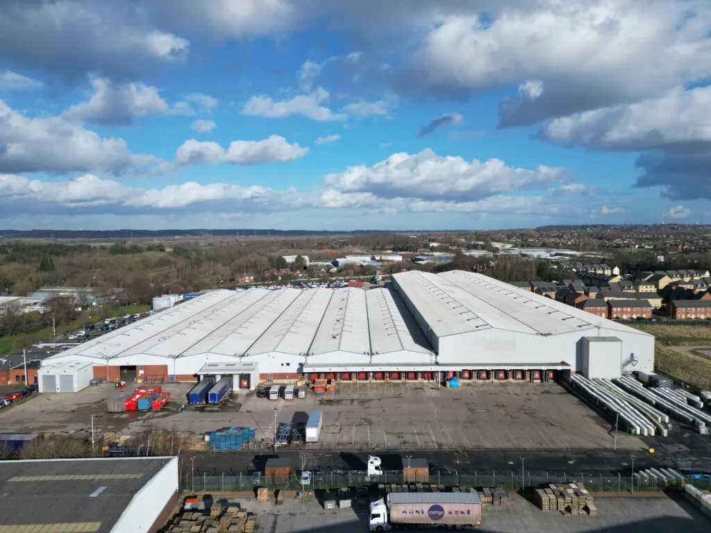 Supply chain specialist signs for California 400 shed in Wakefield | Property Week Supply chain specialist signs for California 400 shed in Wakefield | Property Week
