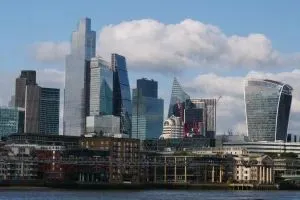 London-City-skyline_shutterstock_2642977987_David-G40-scaled-e1751444384822-300x200.webp