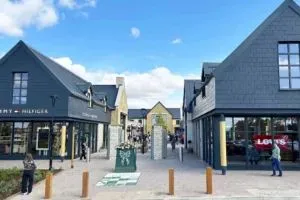 Cotswolds-Designer-Outlet-e1756904577283-300x200.webp