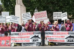 Leasehold-protest-shutterstock_1138706801-Frank-2012-300x200.webp