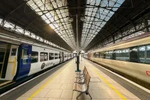 Manchester-Piccadilly-Nortehrn-train-shutterstock_2471349135-Ceri-Breeze-scaled-e1769005494322-300x200.webp