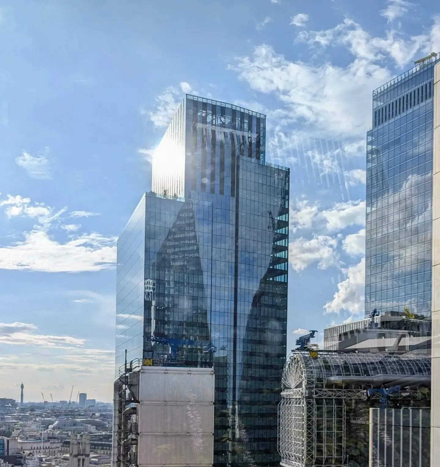 1 Leadenhall in front of the Lloyds building. Credit: Creative Commons, Victor Ochieng