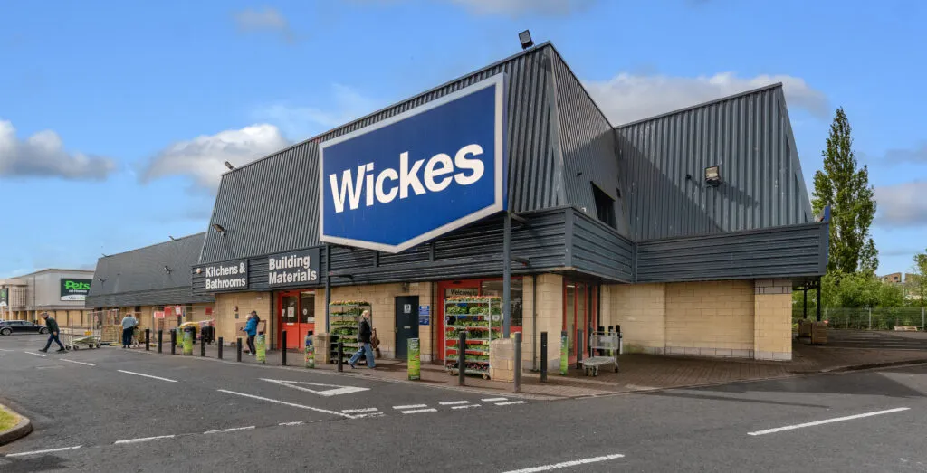 French investor snaps up Scottish retail park units